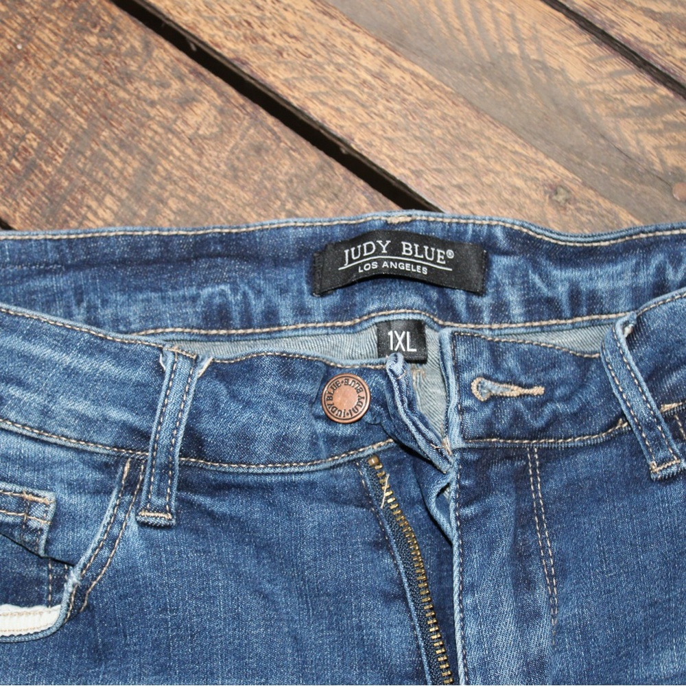 Distressed Mid-Blue Denim Women’s Shorts - Picture 3 of 3